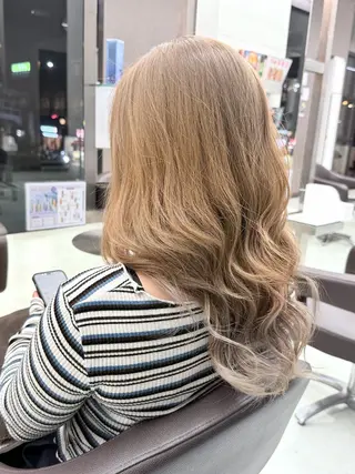 セミロング wil西宮レイヤー 西村徹のヘアスタイル