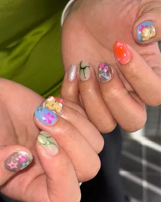 ネイル 🪐富島彩夏 /海外nail🪐のネイルデザイン