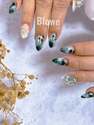 ネイル Blowe ニュアンスのネイルデザイン