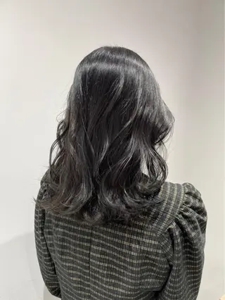 ロング カラー ROCCO アイナ/ レイヤー透明感カラーのヘアスタイル