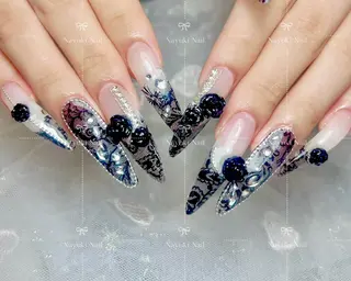 ネイル 🦋 Queenieのネイルデザイン