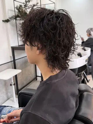 ミディアム パーマ メンズ ハイトーン✨髪質 改善🌈🫧RYOのヘアスタイル