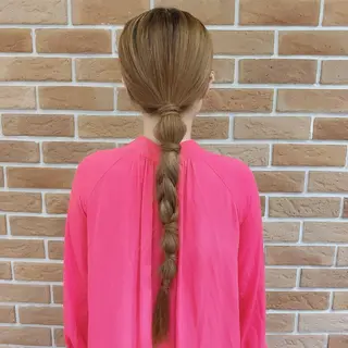 ロング カラー ヘアアレンジ 山田 里美のヘアスタイル