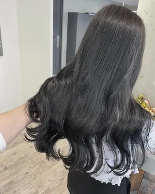 ロング Loob.TOKYO MIYA🌈のヘアスタイル
