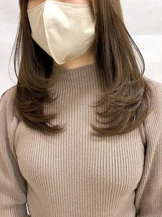 ミディアム 暗色カラー/レイヤー 🩶KAITOのヘアスタイル