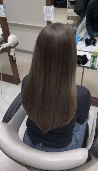 ロング 北山 麻衣のヘアスタイル