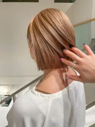 ショート カラー ヘアアレンジ アイブロウ ミニボブ/ブリーチ 🌈MISATOのヘアスタイル
