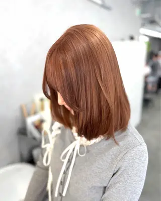 ミディアム タマシロカリン 艶カラー/レイヤーのヘアスタイル