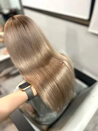 セミロング 川尻 詩織のヘアスタイル