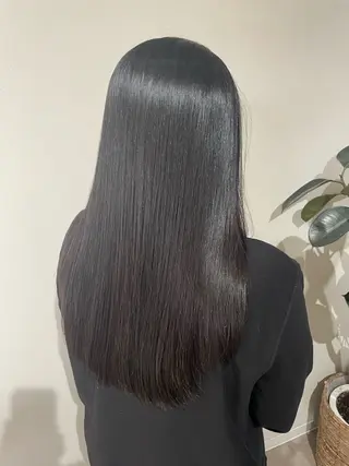 ロング Re room. 女性スタイリストのヘアスタイル