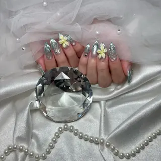 ネイル Yuna 𝝑𝝔*.+゚のネイルデザイン