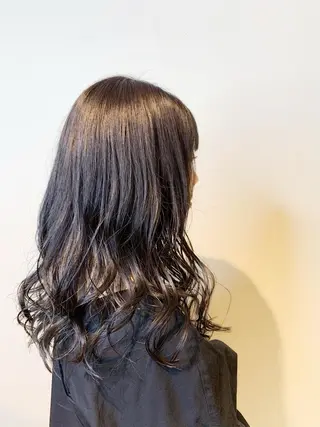 セミロング カラー 秋田 亜由美のヘアスタイル