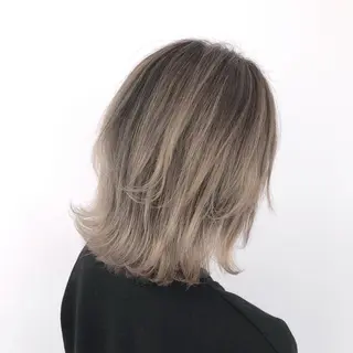 ショート カラー ブリーチ 透明感HIDEのヘアスタイル