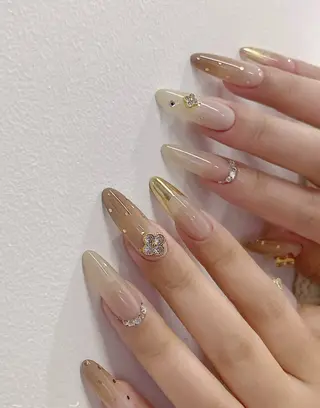 ロング めぐみのネイルサロン スタッフ練習のネイルデザイン