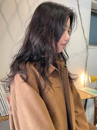 セミロング パーマ ニュアンスパーマ🪿 透明感カラー岩波ゆいのヘアスタイル