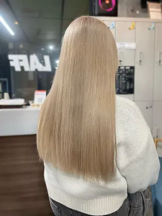 ロング カラー 西宮ハイトーンカラー ひらり💜のヘアスタイル
