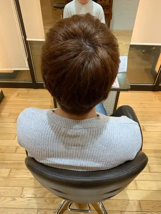 ショート カラー 齊藤 衣梨佳のヘアスタイル