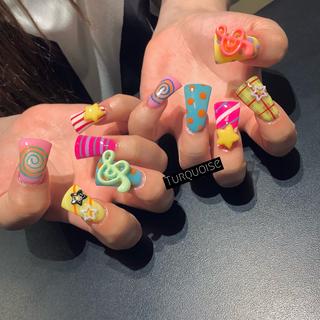 ネイル 個性派ネイルサロン 💅🏼ターコイズのネイルデザイン