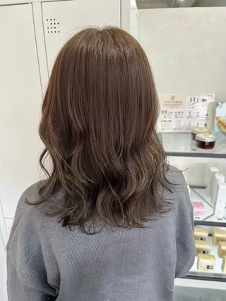 セミロング カラー FERIA あべの yumeho🍭のヘアスタイル