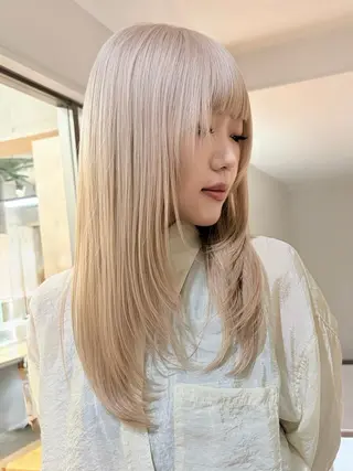 セミロング カラー ハッシュカット&艶々 ハイトーン/ミワのヘアスタイル