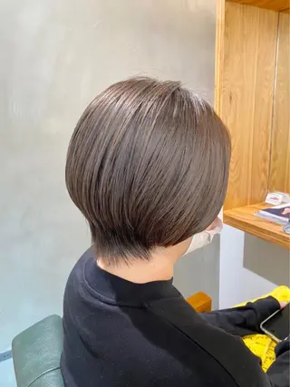 ショート カラー 美容室 Hollowのヘアスタイル