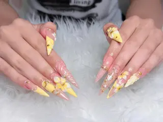 ネイル Genie Mika Nailsのネイルデザイン