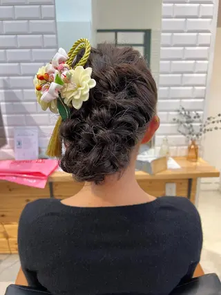 ヘアアレンジ MATSU 🌟個性派カラーのヘアスタイル