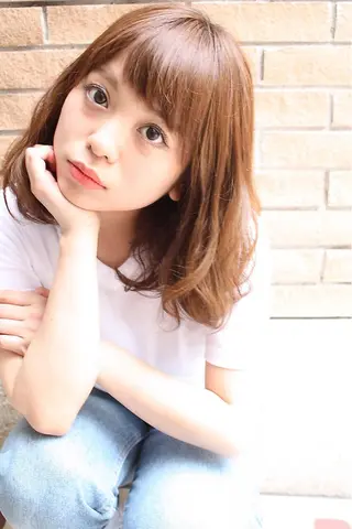 ミディアム セミロング tuuli トゥーリのヘアスタイル