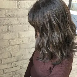 ミディアム カラー Oopsレイヤー 加藤澄都のヘアスタイル