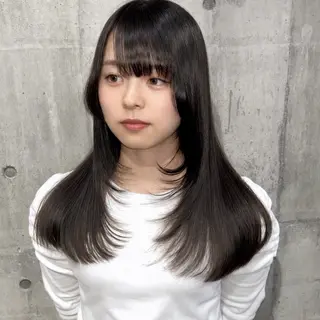 ロング 💙透明感カラー推し 🇰🇷ココロ🦋のヘアスタイル
