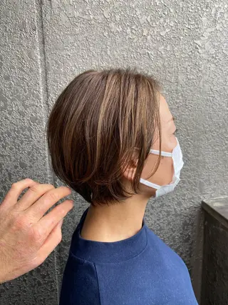 ショート カラー 赤間 飛鳥のヘアスタイル