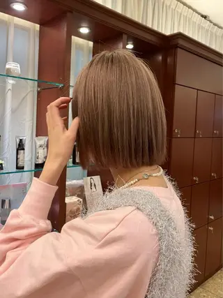 ショート カラー neneka レイヤー／パーマのヘアスタイル