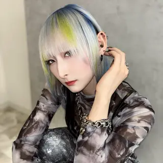 セミロング カラー Ren. 🦋デザインカラーのヘアスタイル