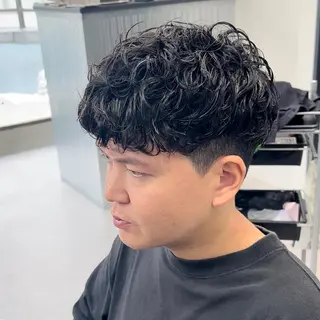 パーマ メンズ アイブロウ 曲がる縮毛矯正 LIBER 岩名のヘアスタイル