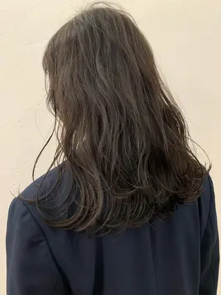 ミディアム カラー ネイル ハイトーンボブ 前田 表参道　グレージュのヘアスタイル