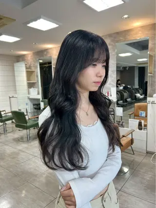 ロング カラー 西岡 英菜のヘアスタイル