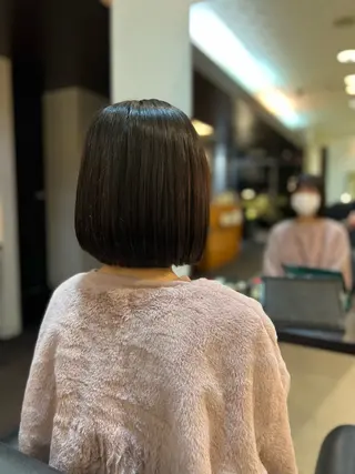 ショート パーマ 縮毛矯正/ レイヤー/ミディアムのヘアスタイル