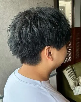 カラー 下山 隼磨のヘアスタイル