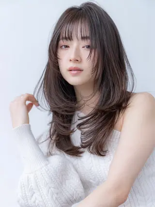 セミロング レイヤー似合わせ 透明感カラーりきやのヘアスタイル