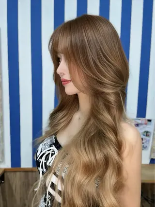 ロング カラー SALWIN ゆうのヘアスタイル