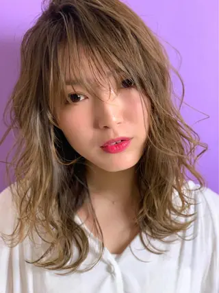 ミディアム カラー パーマ 篠塚 純のヘアスタイル