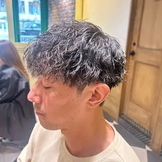 ショート パーマ メンズ ツイスパ/メンズ特化 🦋𝑺𝑶𝑵𝑬のヘアスタイル