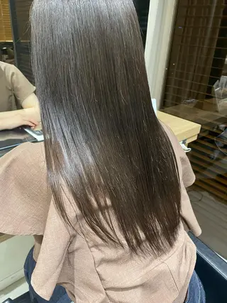 ロング カラー 吉川 夏海のヘアスタイル