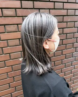 ミディアム カラー ashuley YUKIのヘアスタイル