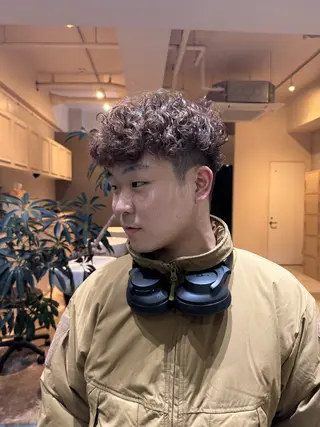 メンズ 髪質改善×ハイトーン レイヤー天神美容室のヘアスタイル