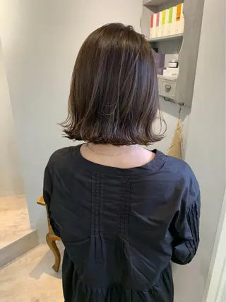 ミディアム 西村 美羽のヘアスタイル