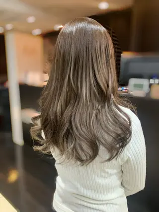 ロング カラー 藤本 麻衣のヘアスタイル