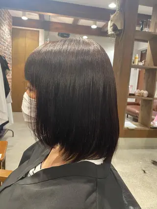 ミディアム カラー 沖田 舞衣のヘアスタイル