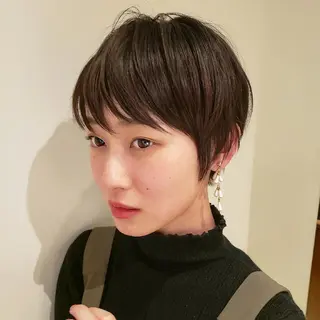 ショート 中高下 由真のヘアスタイル