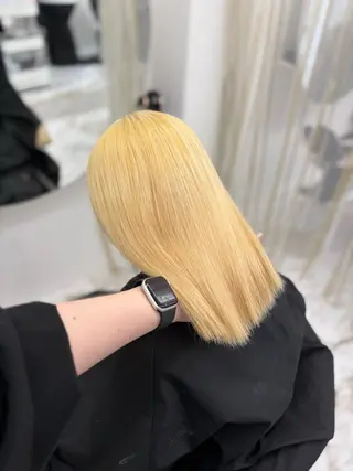 ミディアム Haruna/河原町 ハイトーン🤍のヘアスタイル